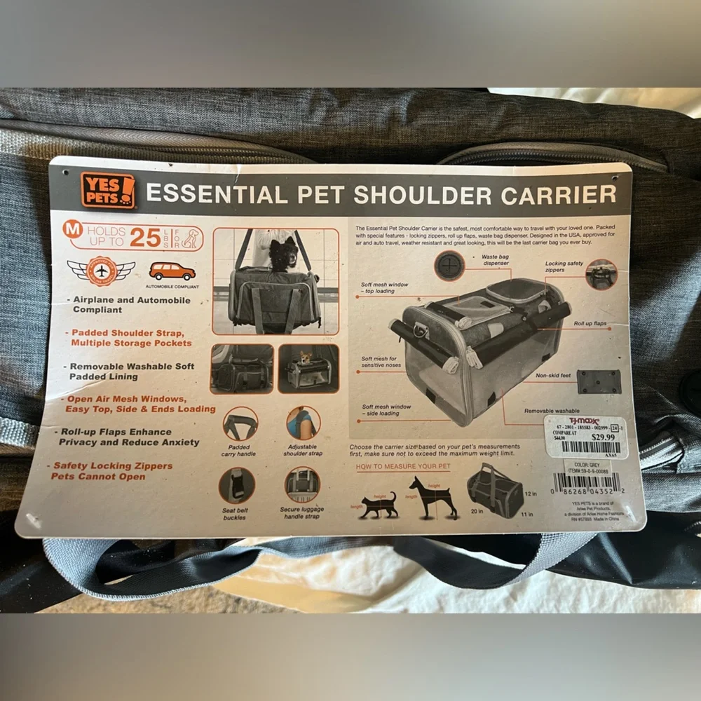 Pet shoulder carrier